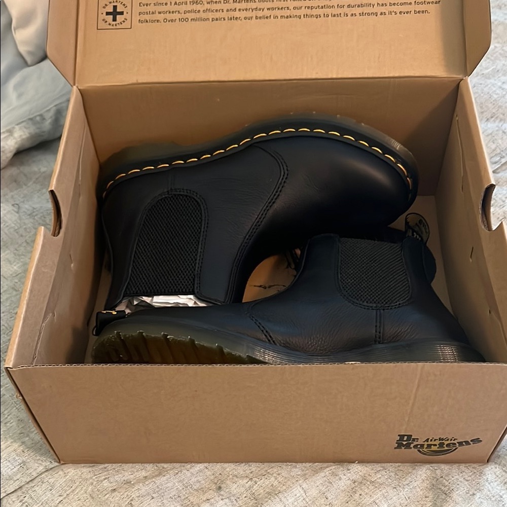 Dr. Martens Black Women’s Chelsea  Boots 7